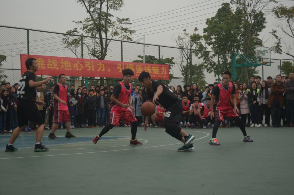 激烈的身体对抗